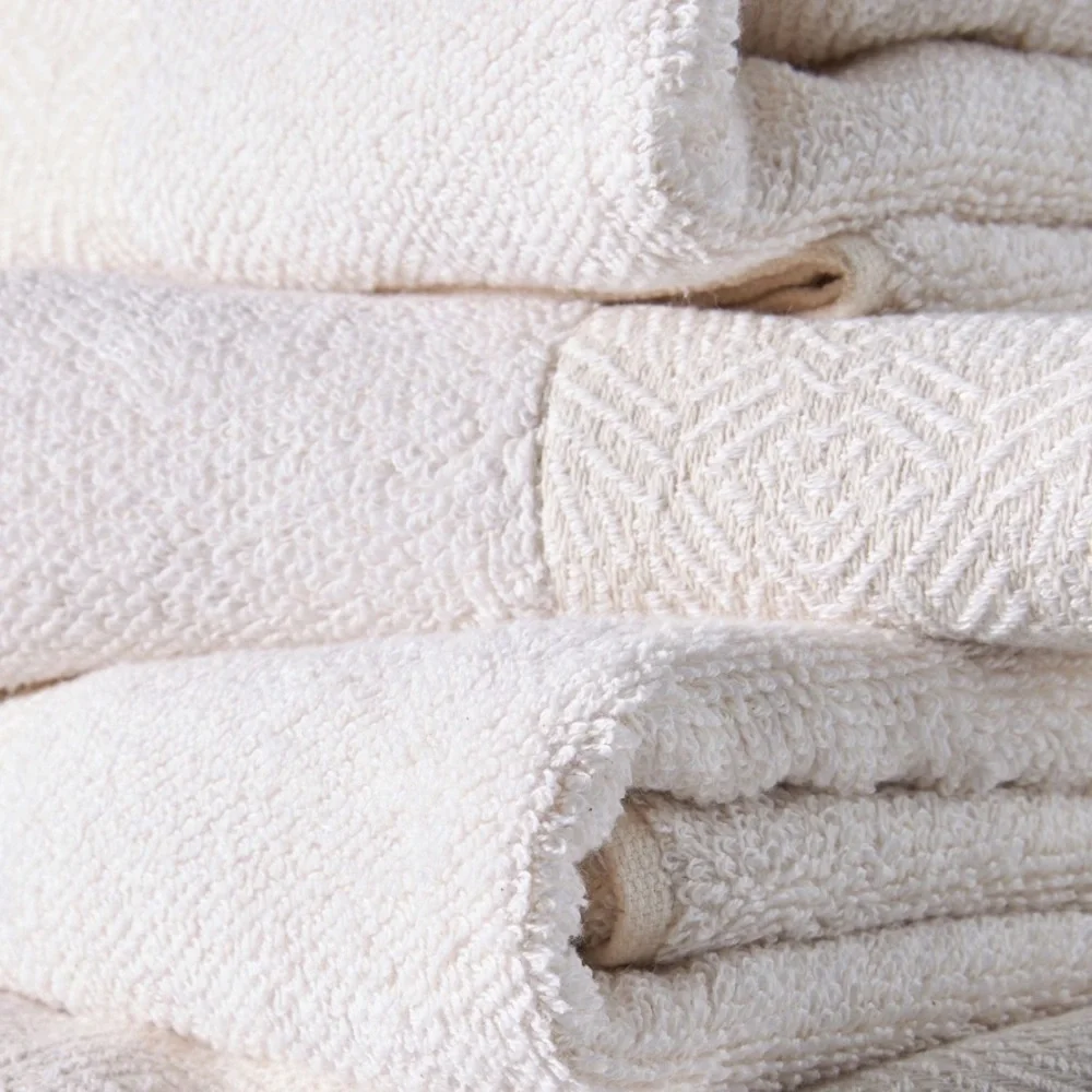 NEW Anthropologie Bramble Bath Towel •• White